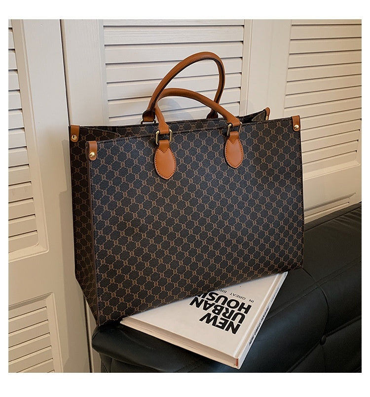 RetroVibe – Vintage-Style Shoulder Tote for Women