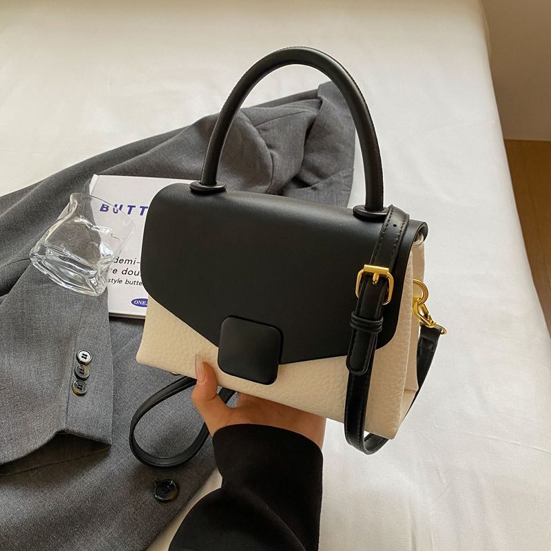 Luxurious Vintage-Inspired Women’s Handbag