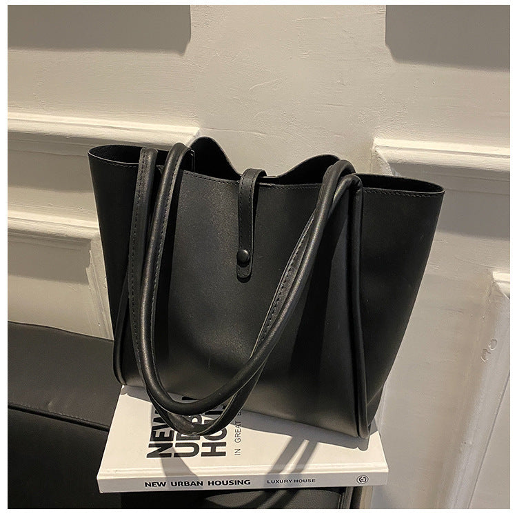 StyleEase – Women's Fashion Tote with Pouch