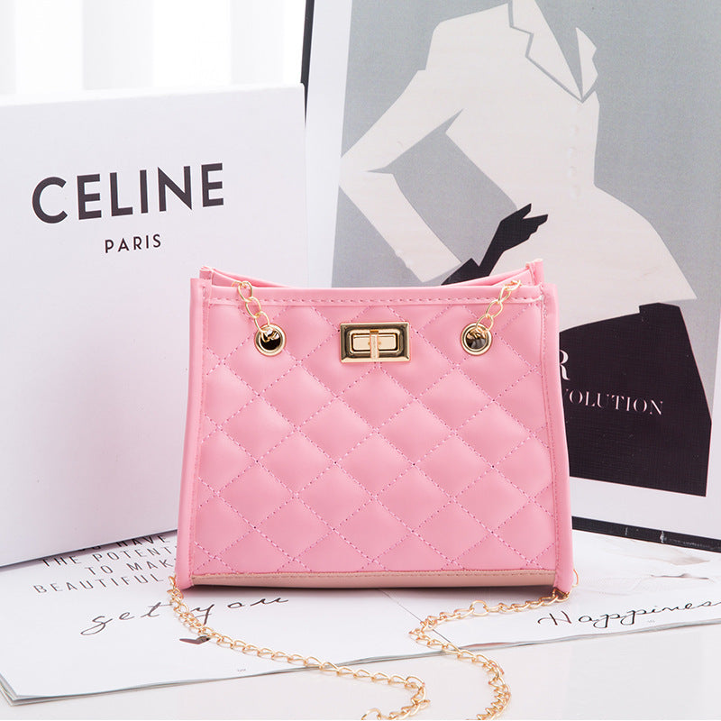 EleganceEdge – Women’s Mini Chain Shoulder Bag