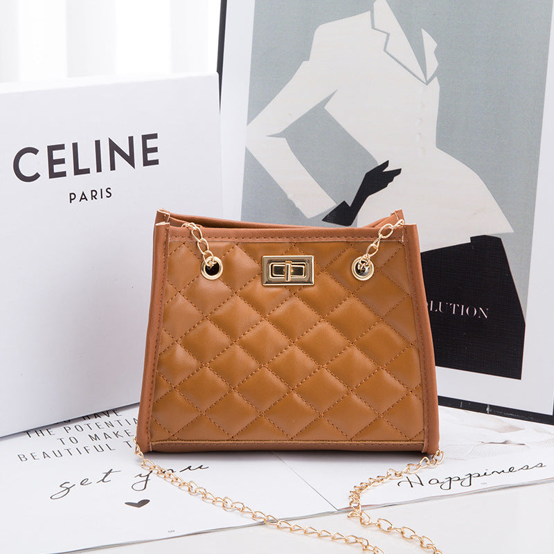 EleganceEdge – Women’s Mini Chain Shoulder Bag